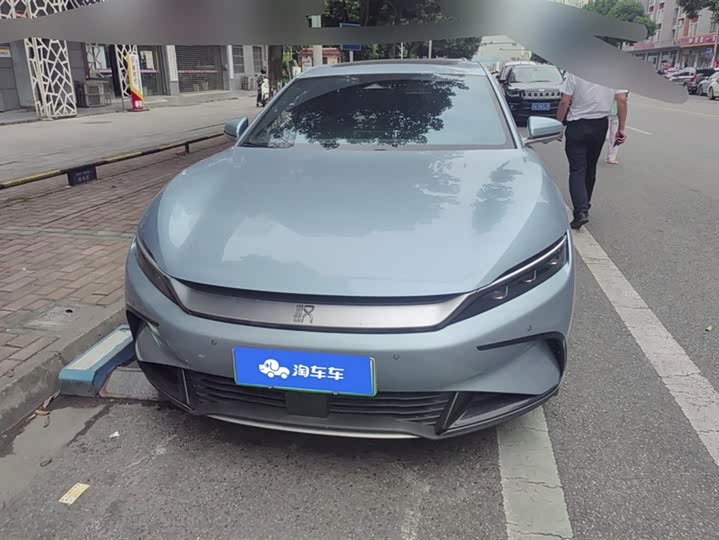 Фото 2 - BYD Han