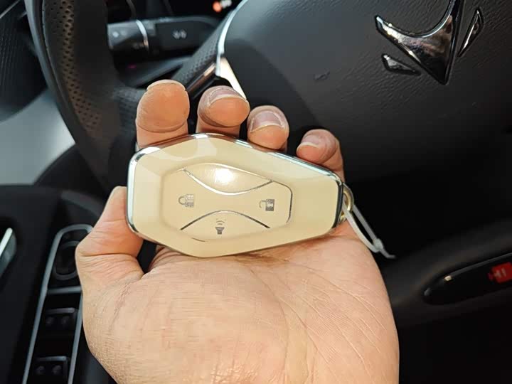 Фото 9 - BAIC Arcfox Alpha S