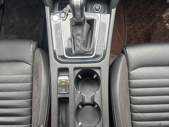 Фото 8 - Volkswagen Magotan