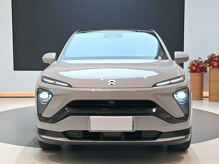 Фото 2 - Nio EC6