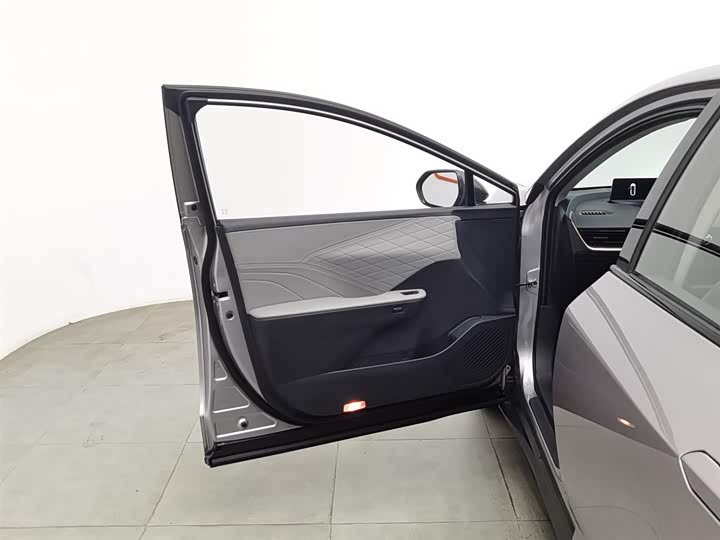 Фото 8 - Toyota bZ3