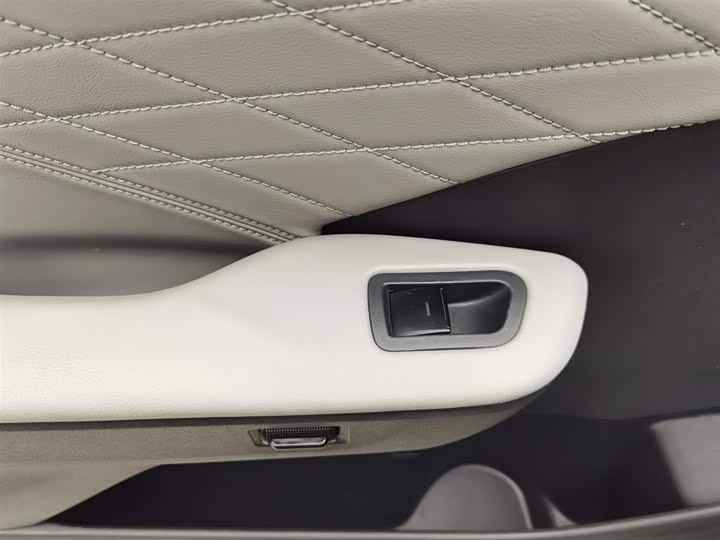 Фото 9 - Toyota bZ3