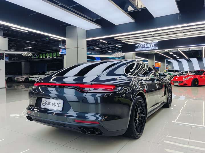 Фото 6 - Porsche Panamera