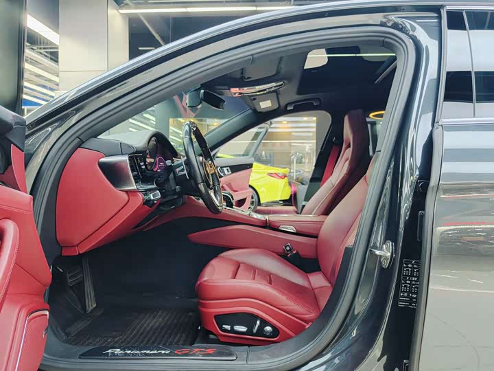 Фото 8 - Porsche Panamera