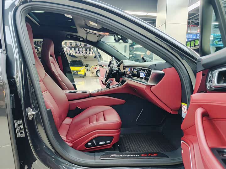 Фото 9 - Porsche Panamera