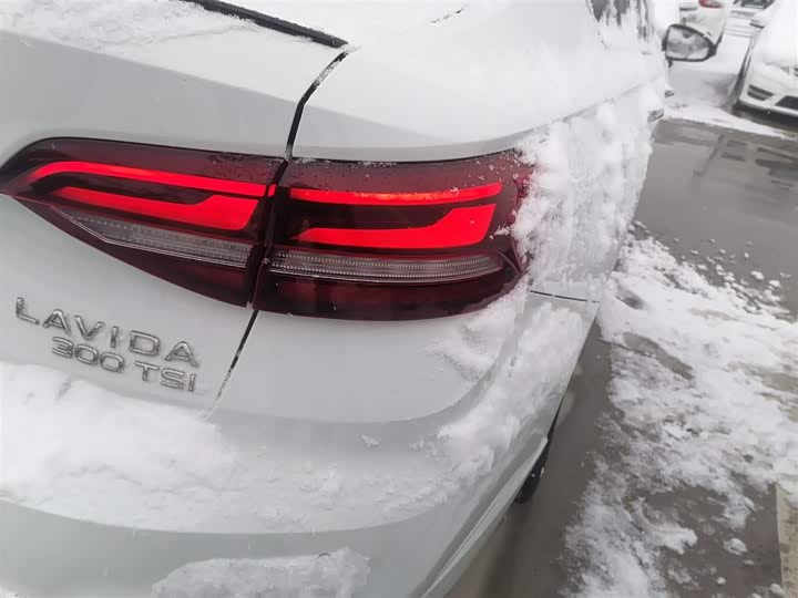 Фото 8 - Volkswagen Lavida