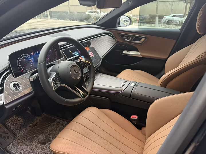 Фото 8 - Mercedes-Benz E-Class