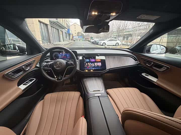 Фото 9 - Mercedes-Benz E-Class