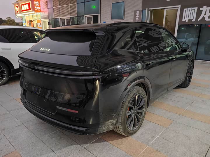 Фото 6 - Zeekr 7X