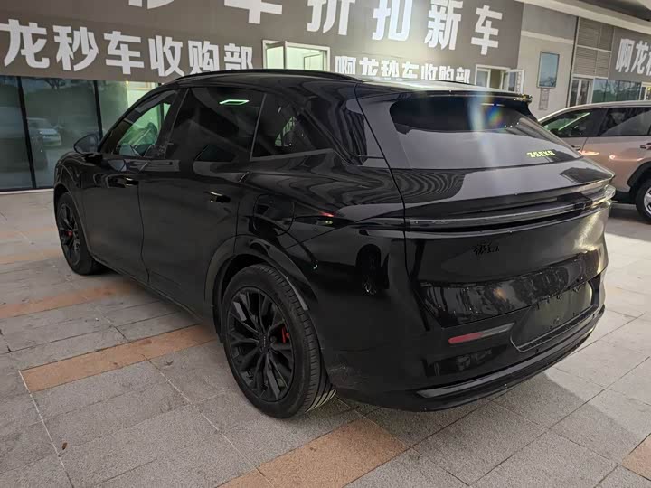 Фото 8 - Zeekr 7X