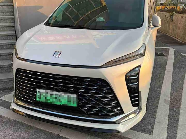 Фото 1 - Buick GL8 Hybrid