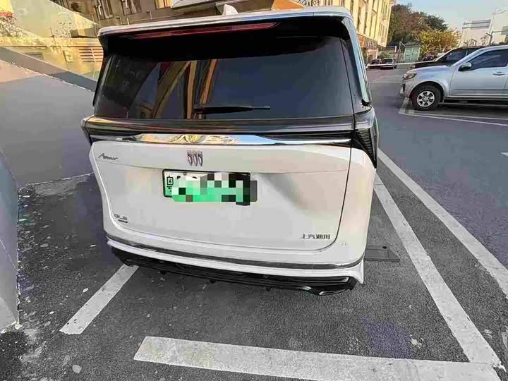 Фото 3 - Buick GL8 Hybrid