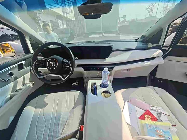 Фото 9 - Buick GL8 Hybrid