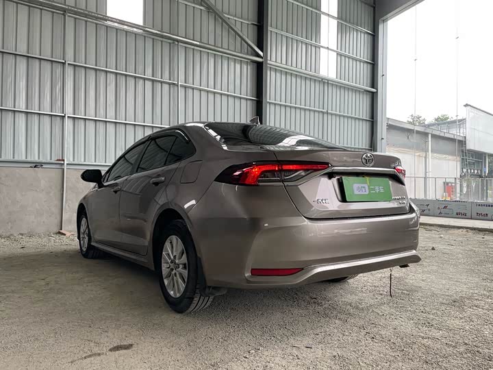 Фото 6 - Toyota Corolla