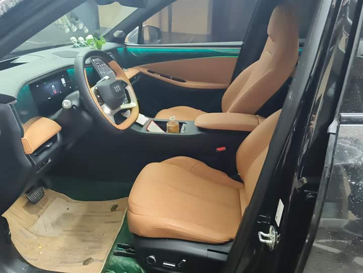 Фото 9 - Geely Galaxy L7