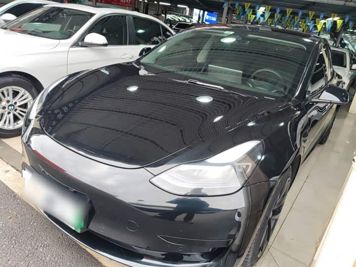 Фото 1 - Tesla Model 3