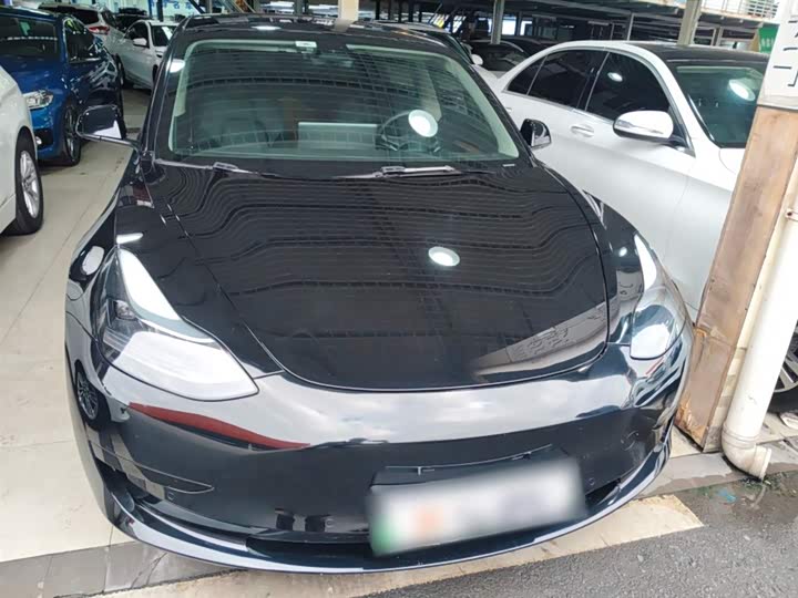 Фото 3 - Tesla Model 3