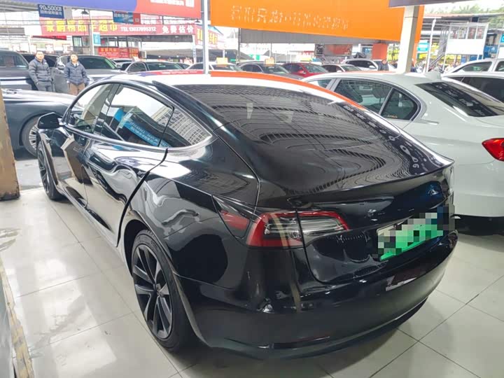 Фото 5 - Tesla Model 3