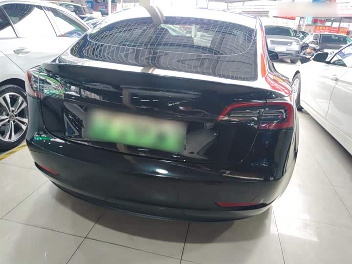 Фото 6 - Tesla Model 3
