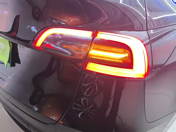 Фото 8 - Tesla Model Y