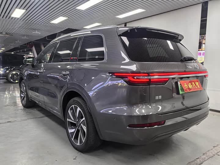 Фото 8 - LiXiang One