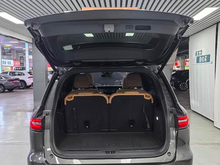 Фото 9 - LiXiang One