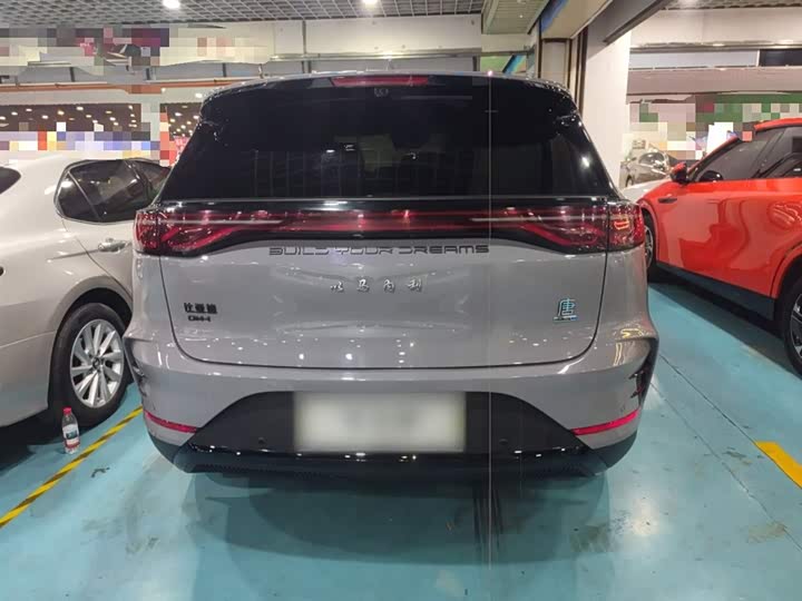 Фото 6 - BYD Tang Hybrid/EV