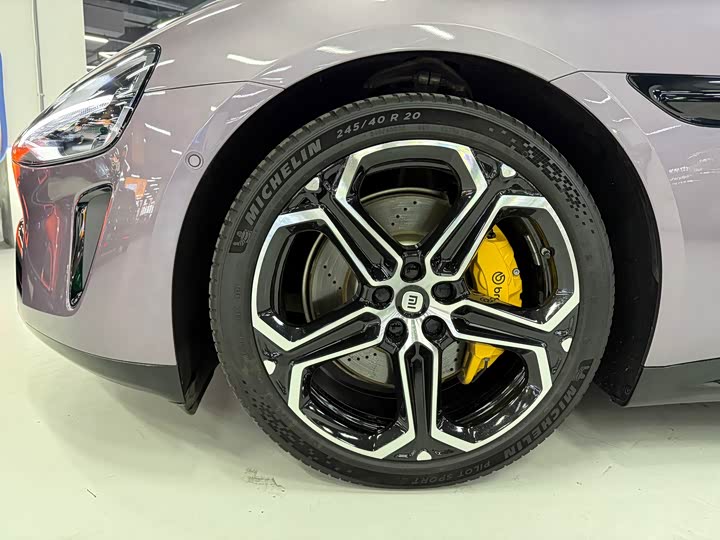 Фото 9 - Xiaomi SU7