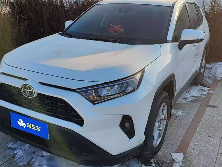 Фото 1 - Toyota RAV4