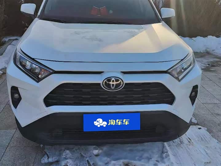 Фото 2 - Toyota RAV4