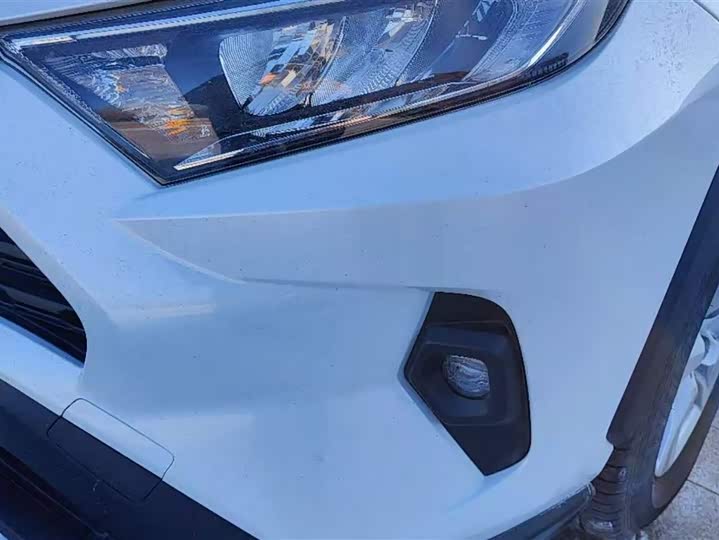 Фото 5 - Toyota RAV4