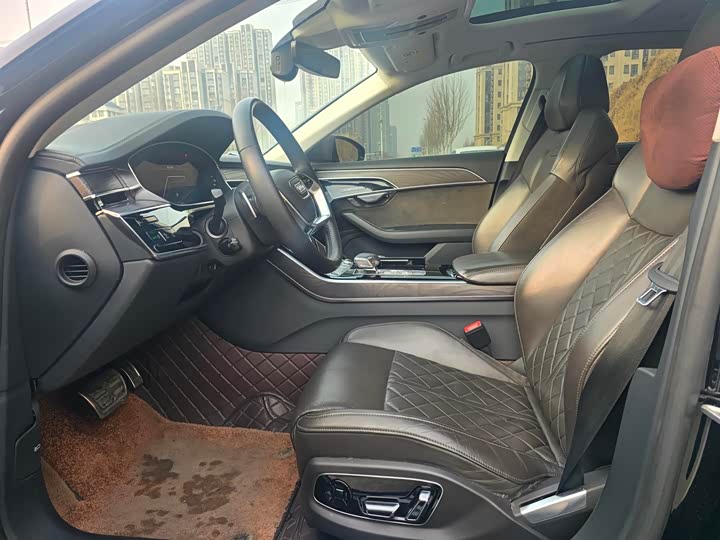 Фото 4 - Audi A8