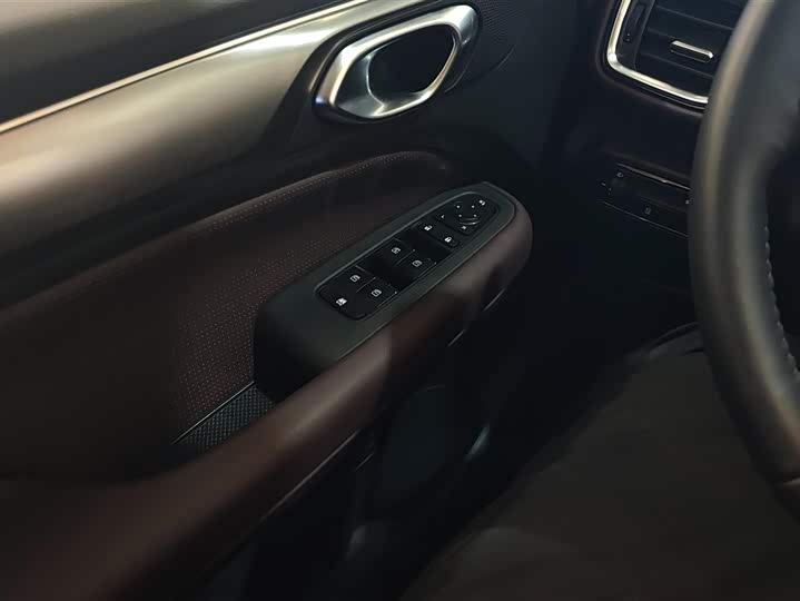 Фото 7 - GAC Trumpchi M6