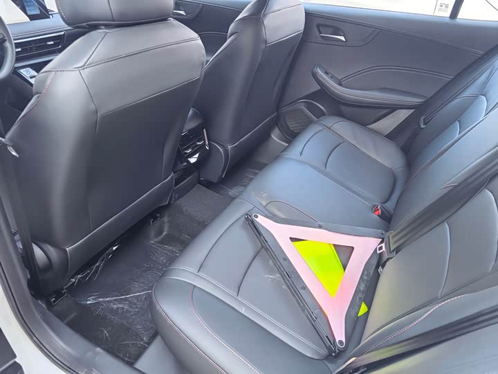 Фото 4 - Roewe i5