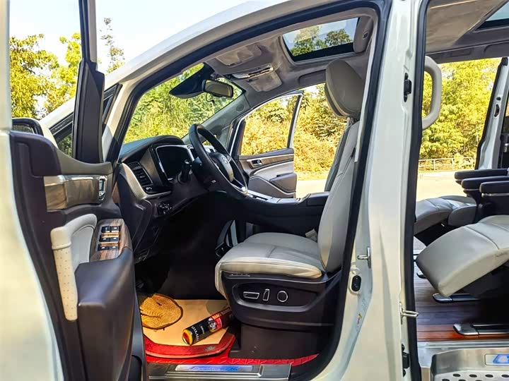 Фото 9 - GAC Trumpchi M8