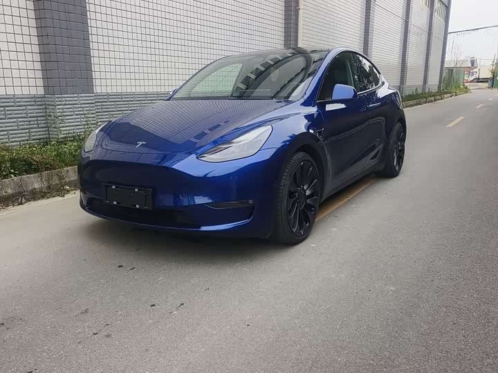 Фото 1 - Tesla Model Y
