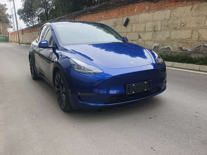 Фото 3 - Tesla Model Y