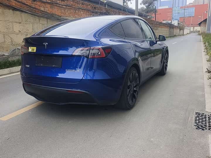 Фото 8 - Tesla Model Y