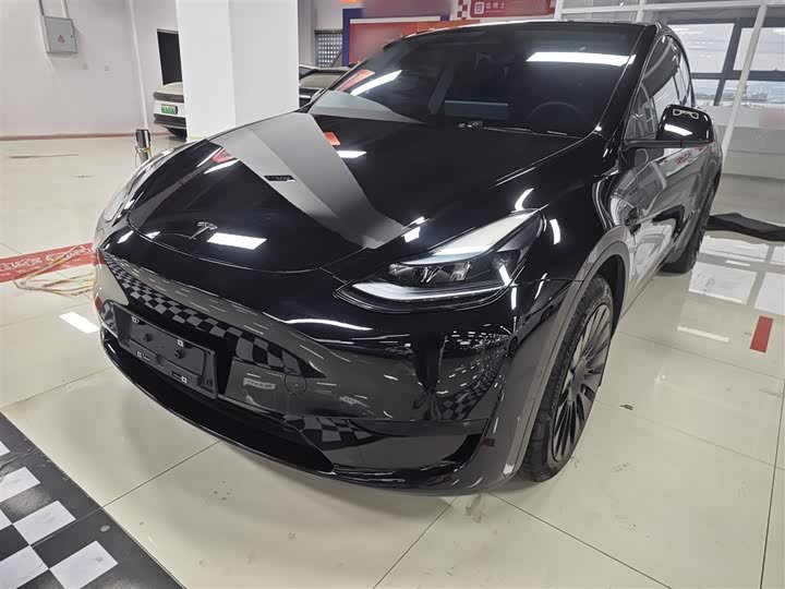 Фото 2 - Tesla Model Y