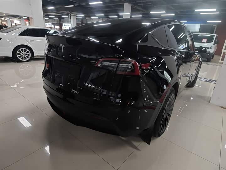 Фото 7 - Tesla Model Y