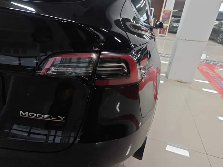 Фото 8 - Tesla Model Y
