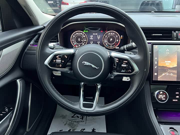 Фото 9 - Jaguar XF L