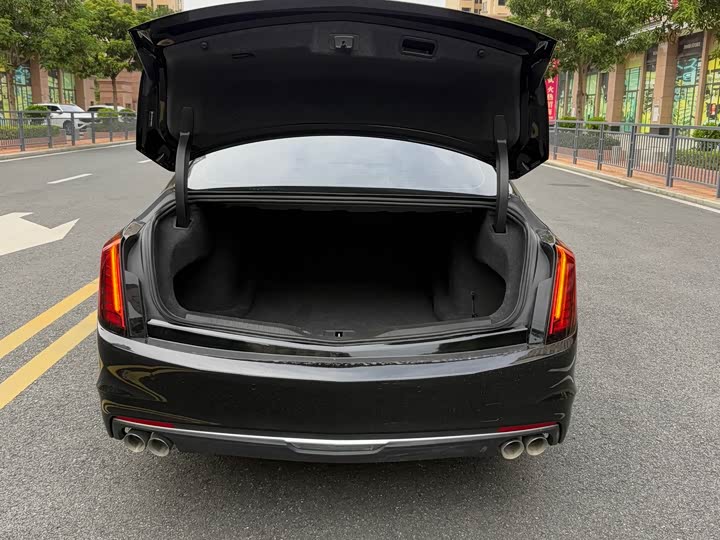 Фото 9 - Cadillac CT6