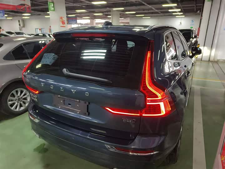 Фото 7 - Volvo XC60