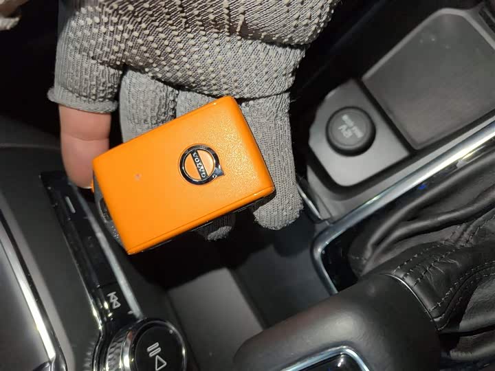 Фото 9 - Volvo XC60