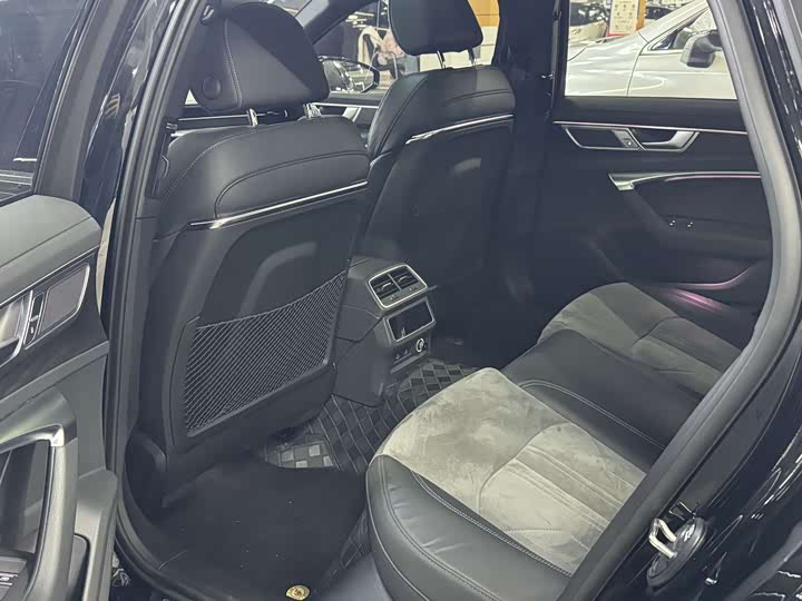 Фото 5 - Audi A6L