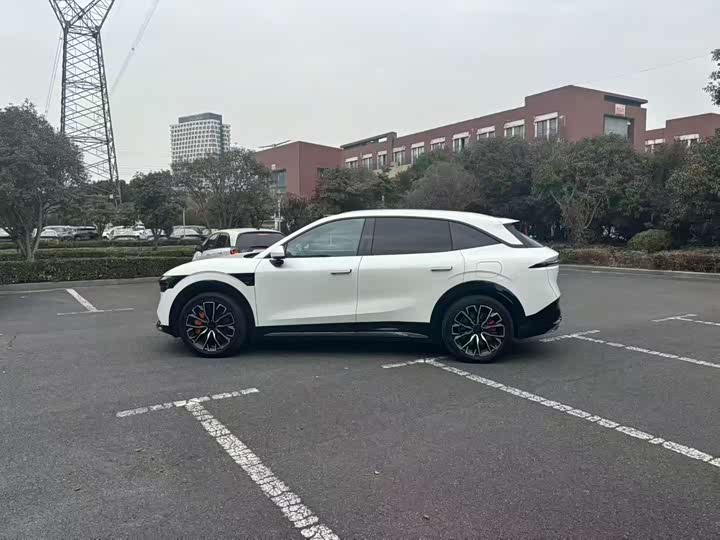 Фото 4 - Zeekr 7X