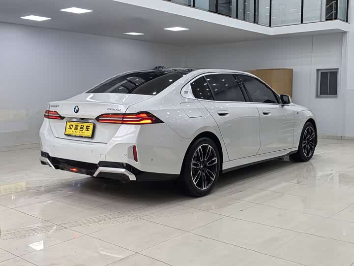 Фото 4 - BMW 5 Series