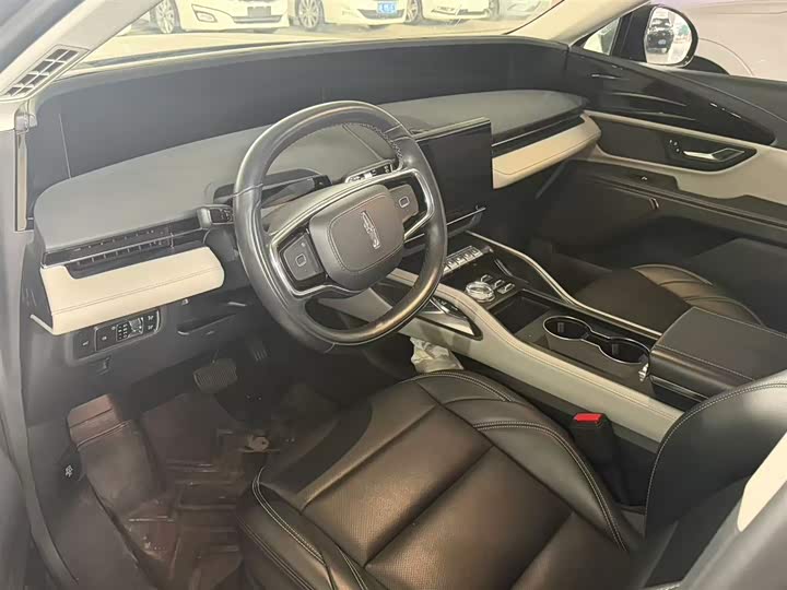 Фото 2 - Lincoln Nautilus