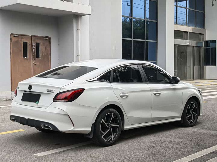 Фото 6 - MG Motor 5